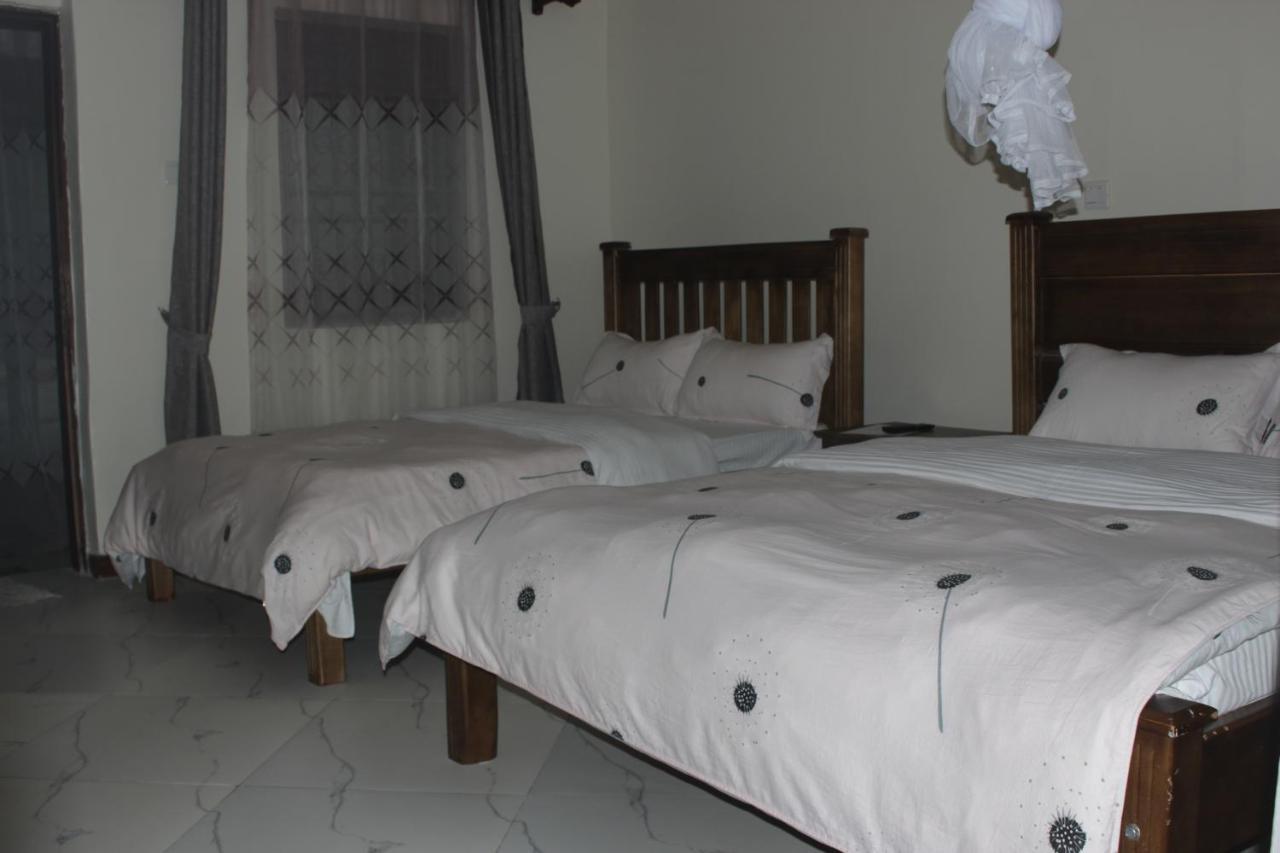 Montane Safaris Hotel Fort Portal Esterno foto